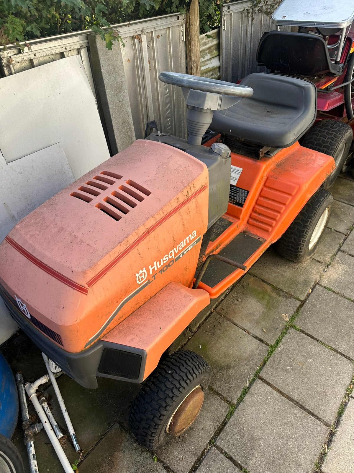 Twee maal zit maaiers zonder maai dek, Ophalen, Zo goed als nieuw