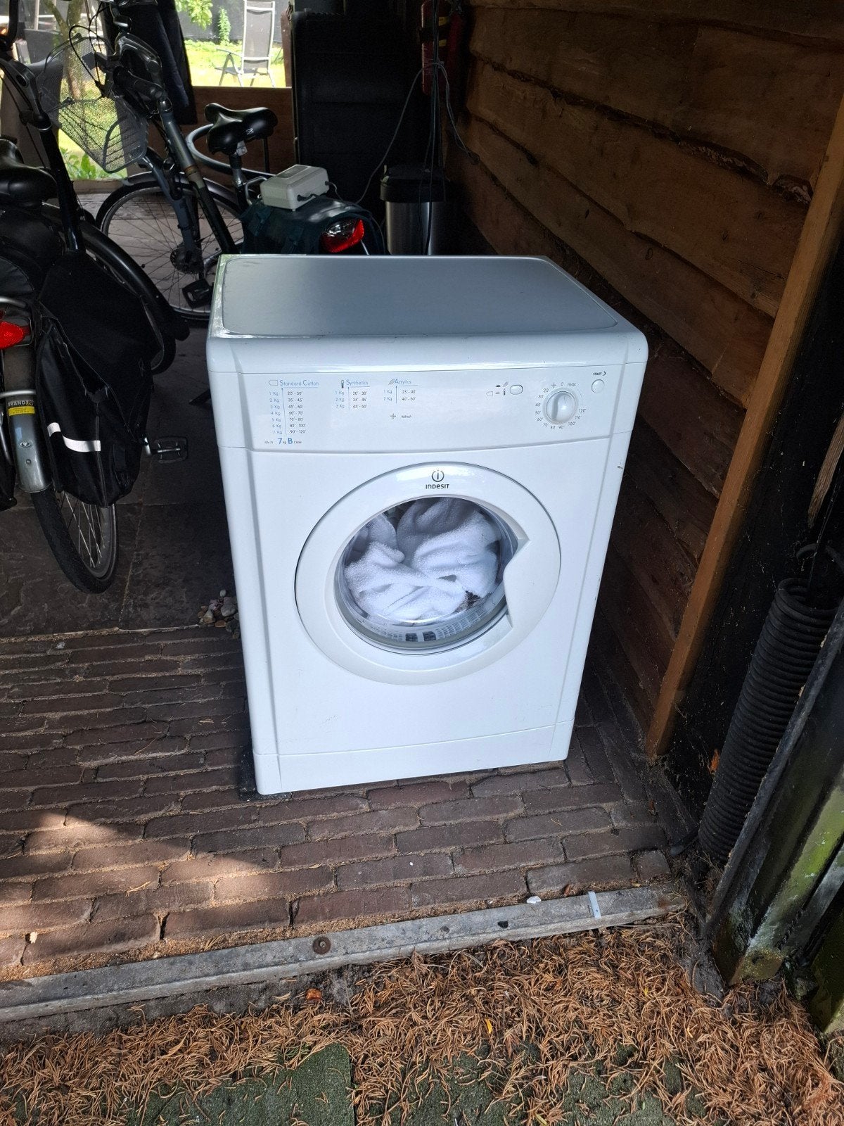 Indesit IDV75(EU) luchtafvoerdroger - Goede staat, Ophalen of Verzenden