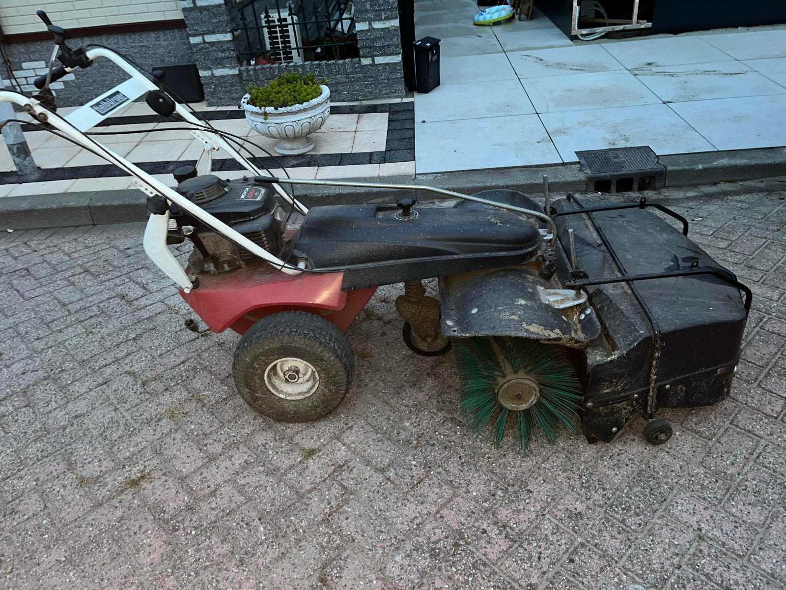 Tielbürger veegmachine met Honda GXV 160 motor, Ophalen of Verzenden, Gebruikt