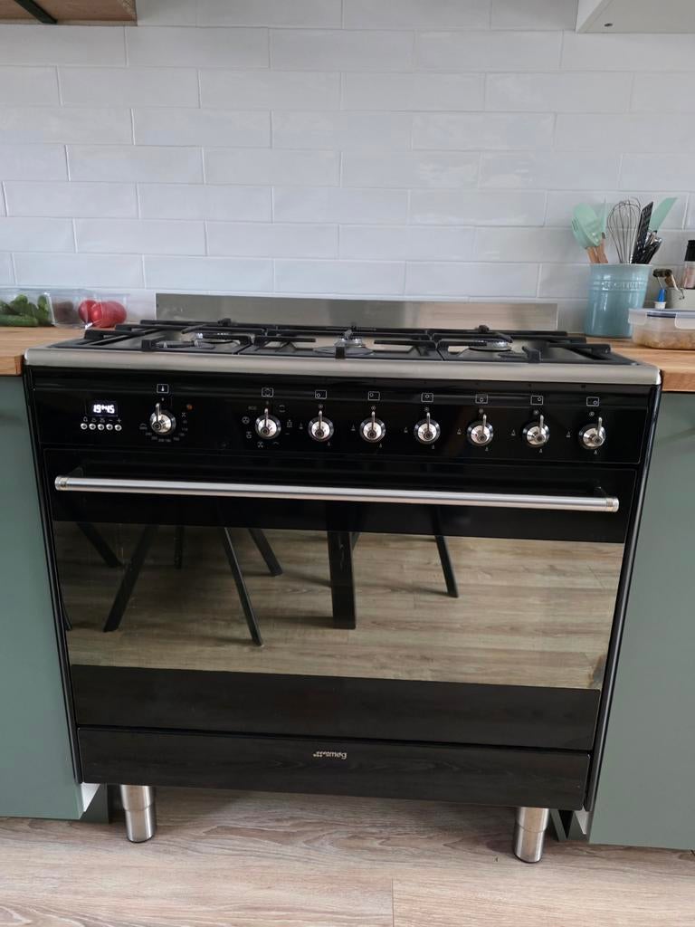 Smeg 6 pits gasfornuis met hete luchtoven, Witgoed en Apparatuur, Fornuizen, Ophalen, Hete lucht, 60 cm of meer, Zo goed als nieuw