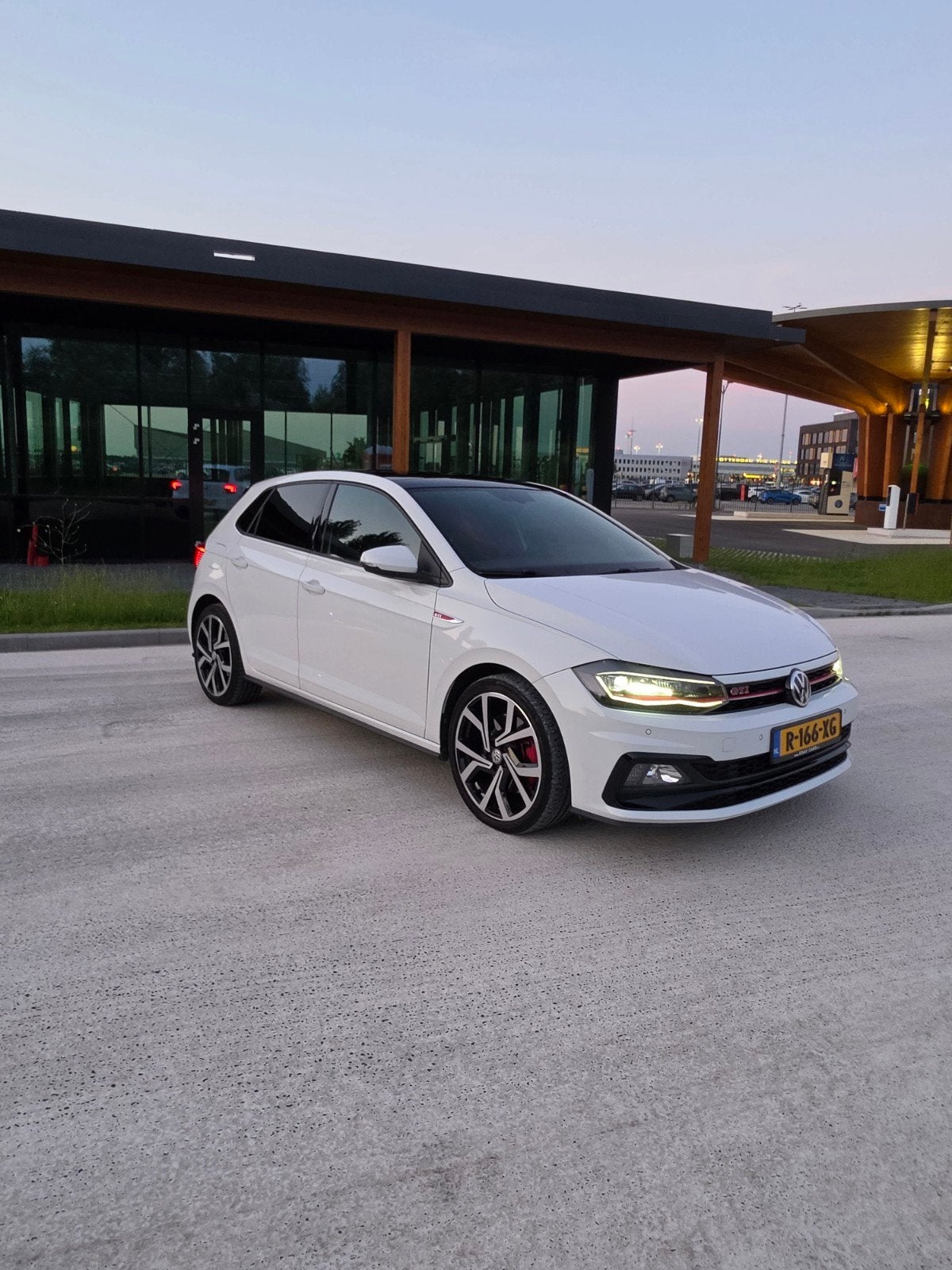 Volkswagen Polo 2.0 TSI 200pk 6-DSG 2019 Wit, Auto's, Stof, Zwart, 4 cilinders, 1984 cc
