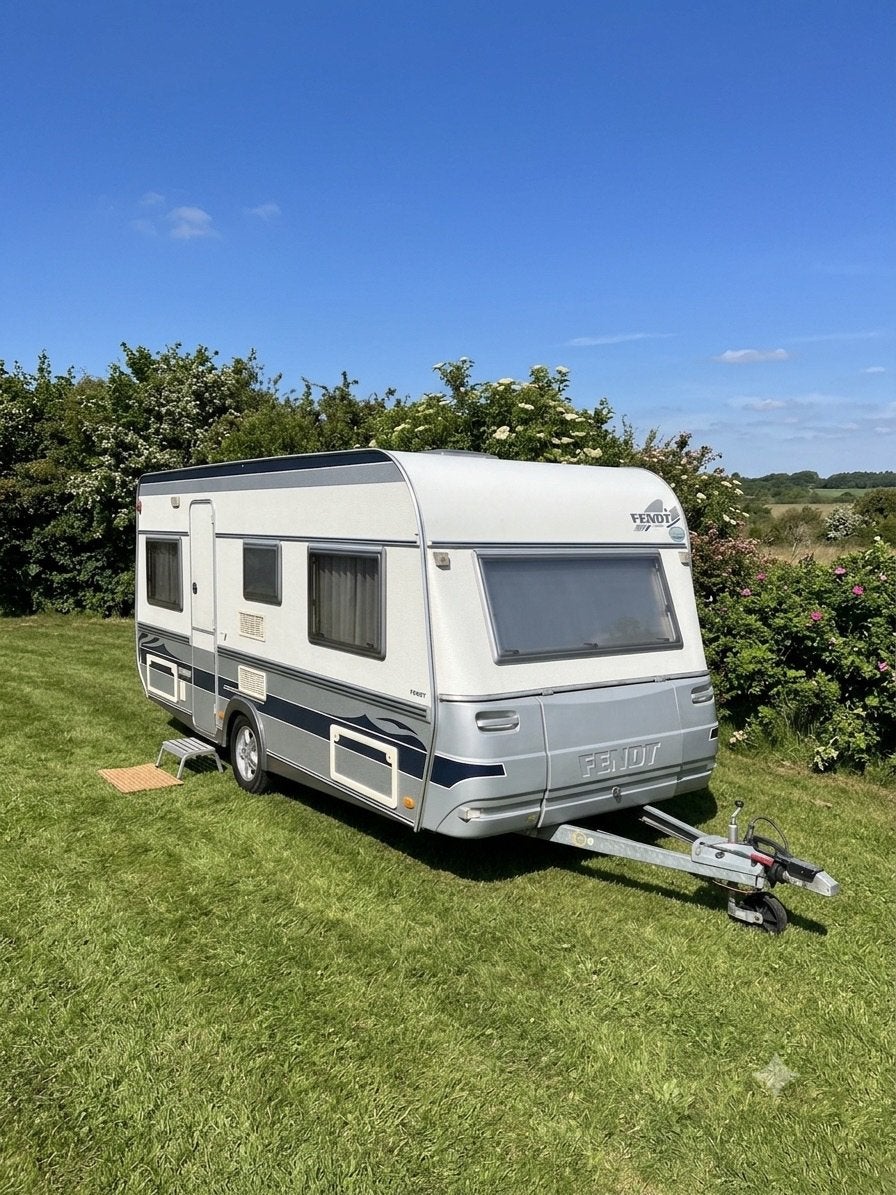 Fendt caravan Platin 510 - zeer netjes - veel extras -, Rondzit, Dwarsbed, Particulier, Schokbreker