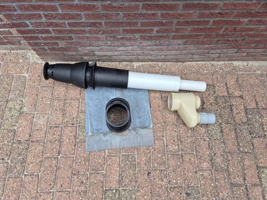 Rookgas afvoer met loden dakpan, Doe-het-zelf en Verbouw, Ophalen, Gebruikt, Minder dan 2 meter, 80 mm of meer