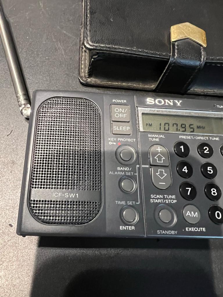 Sony ICF-SW1 FM-AM Digitale Radio - Defecte Condensator, Ophalen of Verzenden, Niet werkend, Wereldontvanger