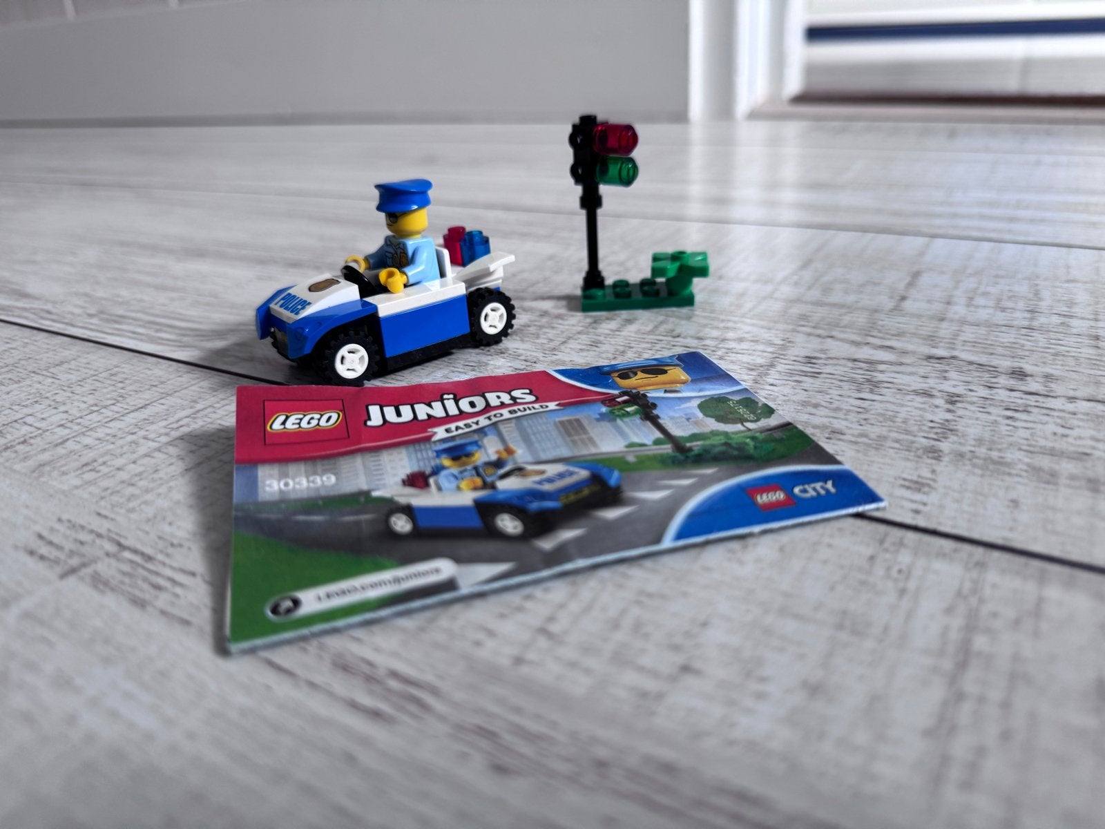 Lego Juniors 30339 Verkeerslichtcontrole met politieauto, City, Lego, Ophalen of Verzenden, Compleet