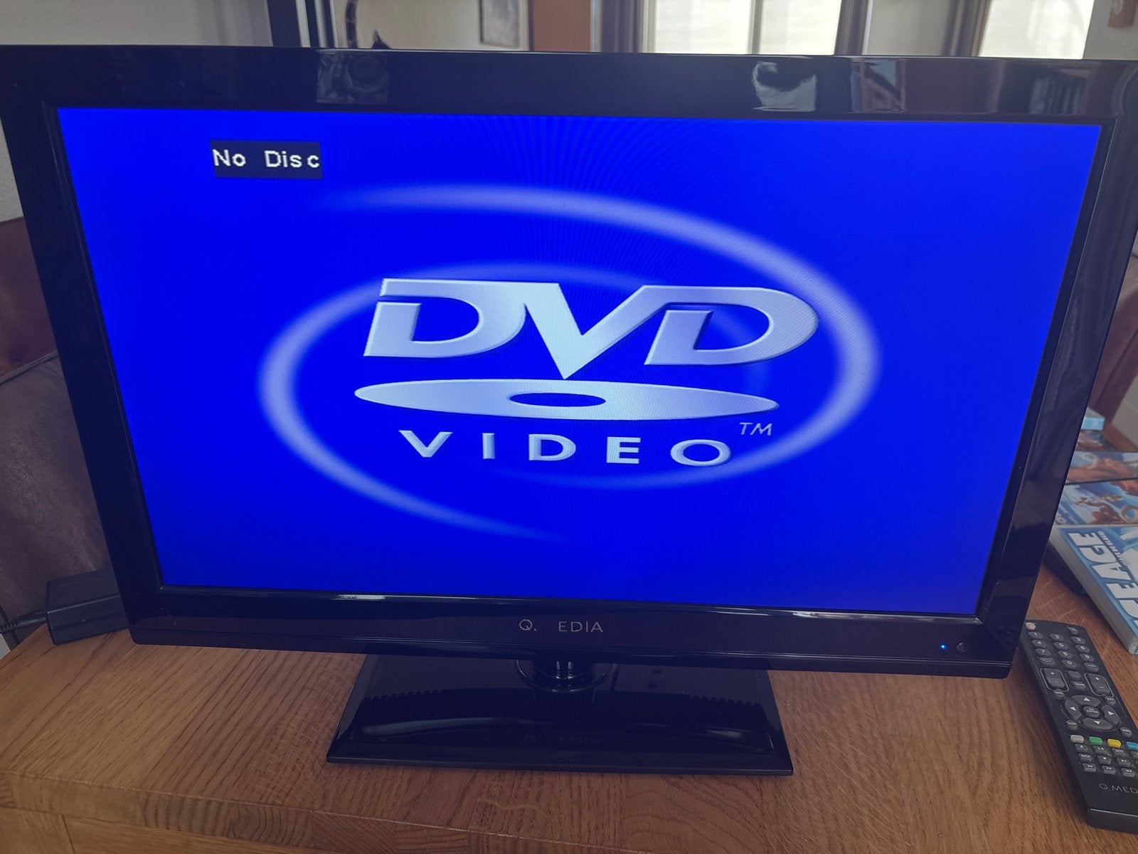 Q Media TV met ingebouwde DVD-speler en afstandsbediening, Gebruikt, 50 Hz, 60 tot 80 cm, Ophalen