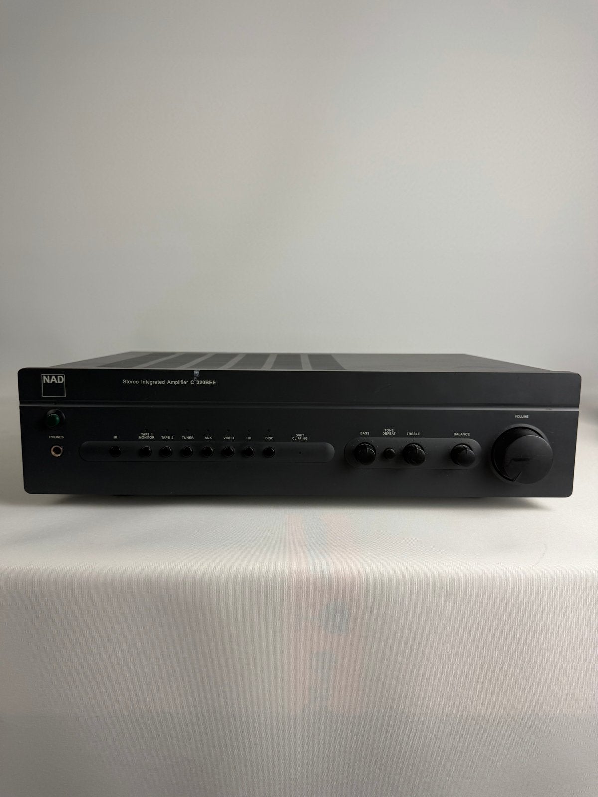 NAD 320BEE Versterker - Prachtig geluid, werkt perfect, Audio, Tv en Foto, Overige merken, Gebruikt, Ophalen of Verzenden, 60 tot 120 watt