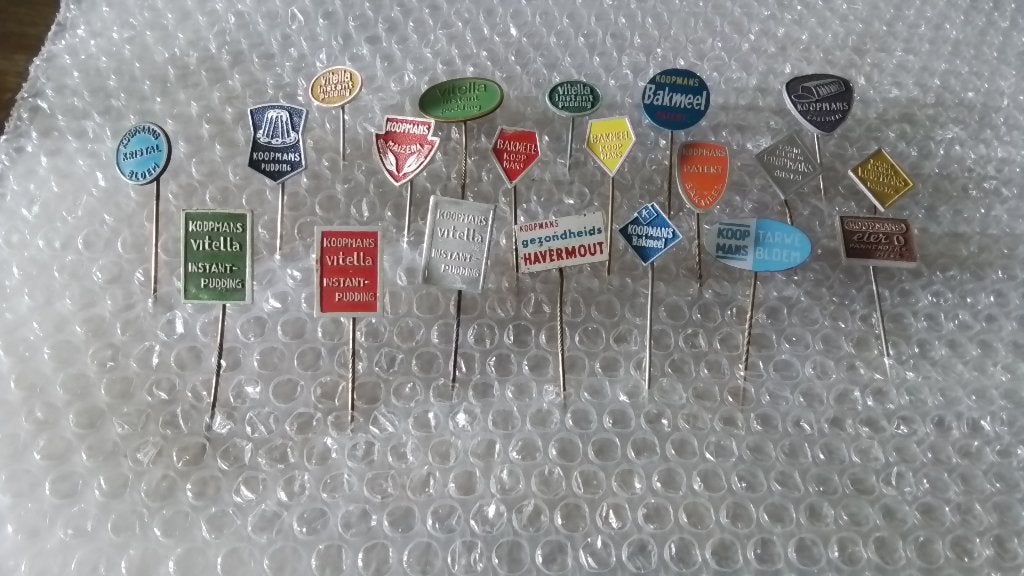 20 verschillende speldjes koopmans, Verzamelen, Speldjes, Pins en Buttons, Ophalen of Verzenden, Zo goed als nieuw, Overige onderwerpen