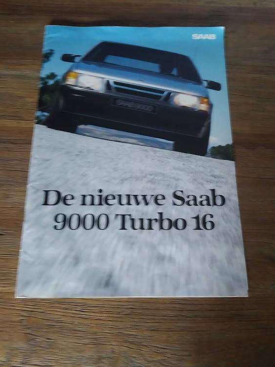 De Nieuwe Saab 9000 Turbo 16 [ 1984 ] + Prijslijst, Boeken, Auto's | Folders en Tijdschriften, Verzenden, Zo goed als nieuw, Overige merken