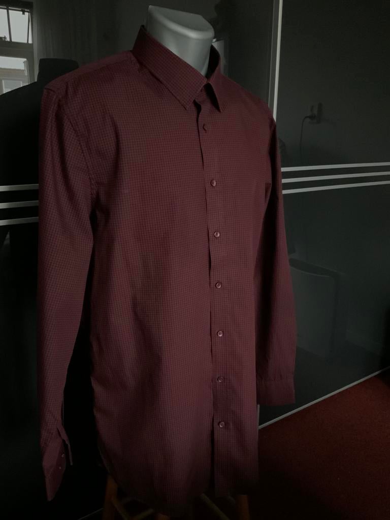 Mooi donkerrood overhemd. XL., Ophalen of Verzenden, Zo goed als nieuw, Rood, Halswijdte 43/44 (XL)