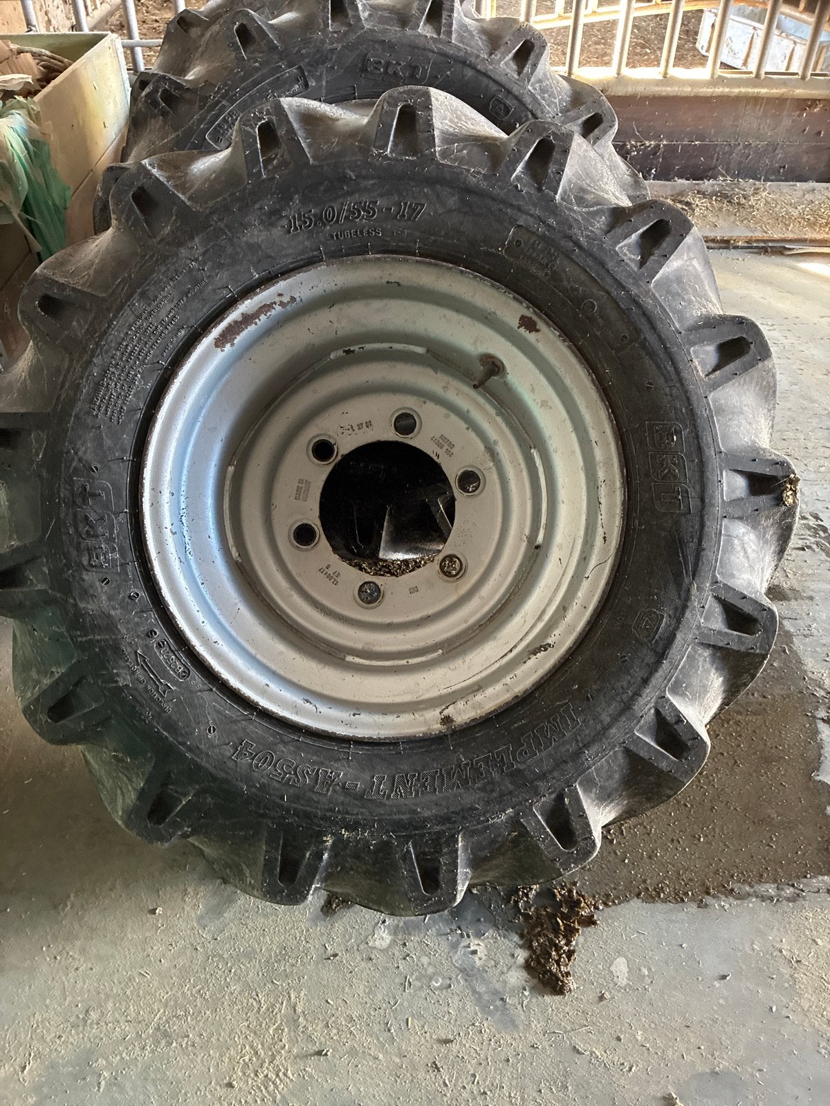 Weidenann. Set van 4landbouwbanden met velg 15.0/55-17, Ophalen