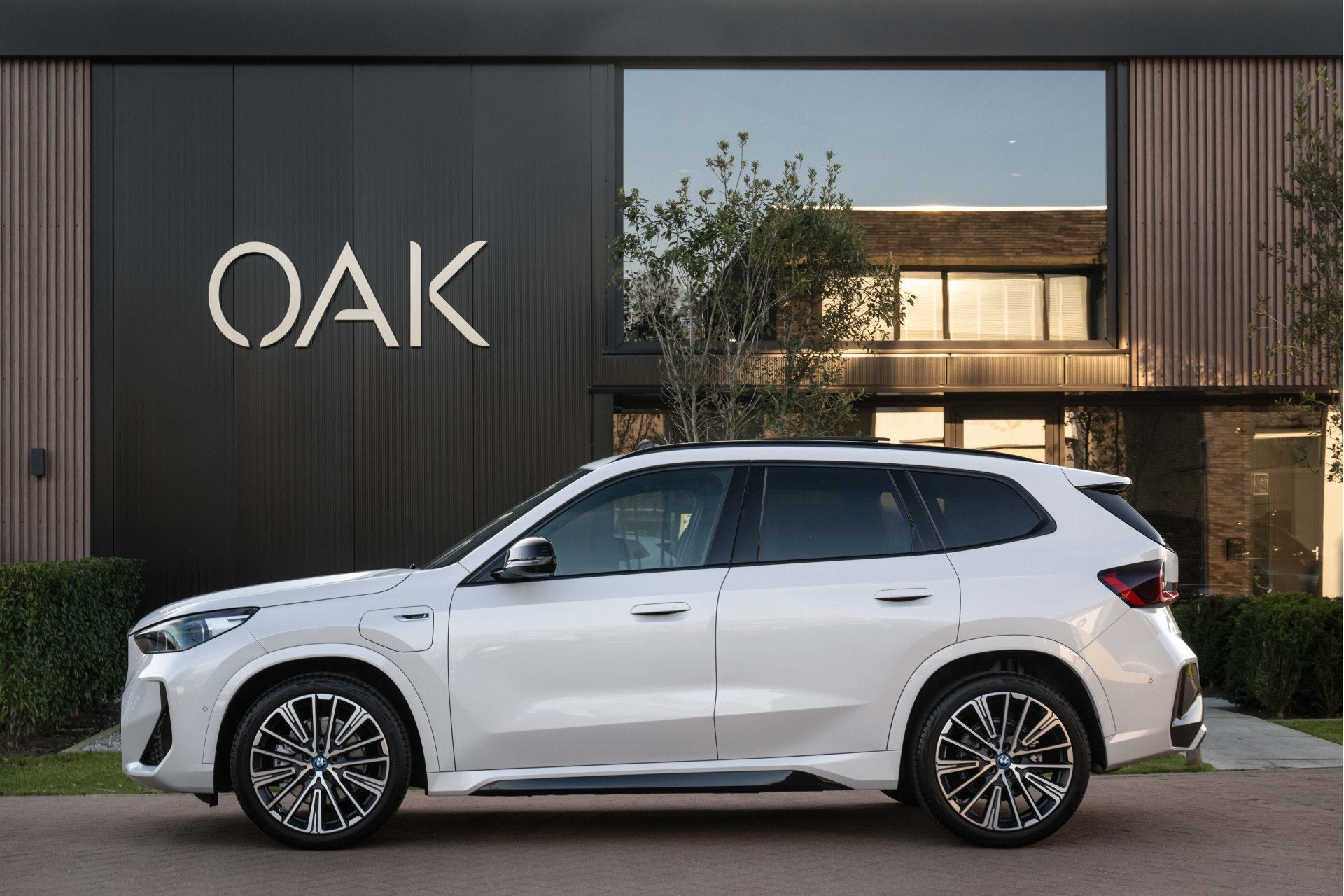 BMW X1 *VERKOCHT*xDrive30e | M-Sport | Live Cockpit | Panora, 12 maanden, Gebruikt, Zwart, Wit