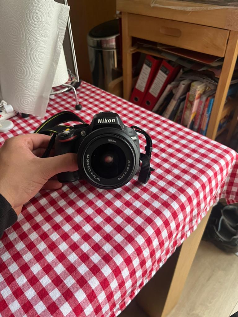 Nikon D33000 met 18-55mm VR DX Lens, Ophalen of Verzenden, Nieuw