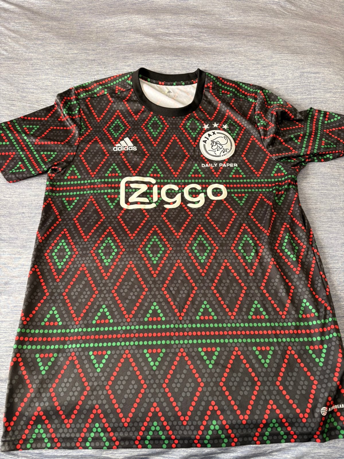 Ajax  Daily Paper adidas pre-match shirt 2022/2023 – maat L, Ophalen of Verzenden, Zo goed als nieuw, Shirt