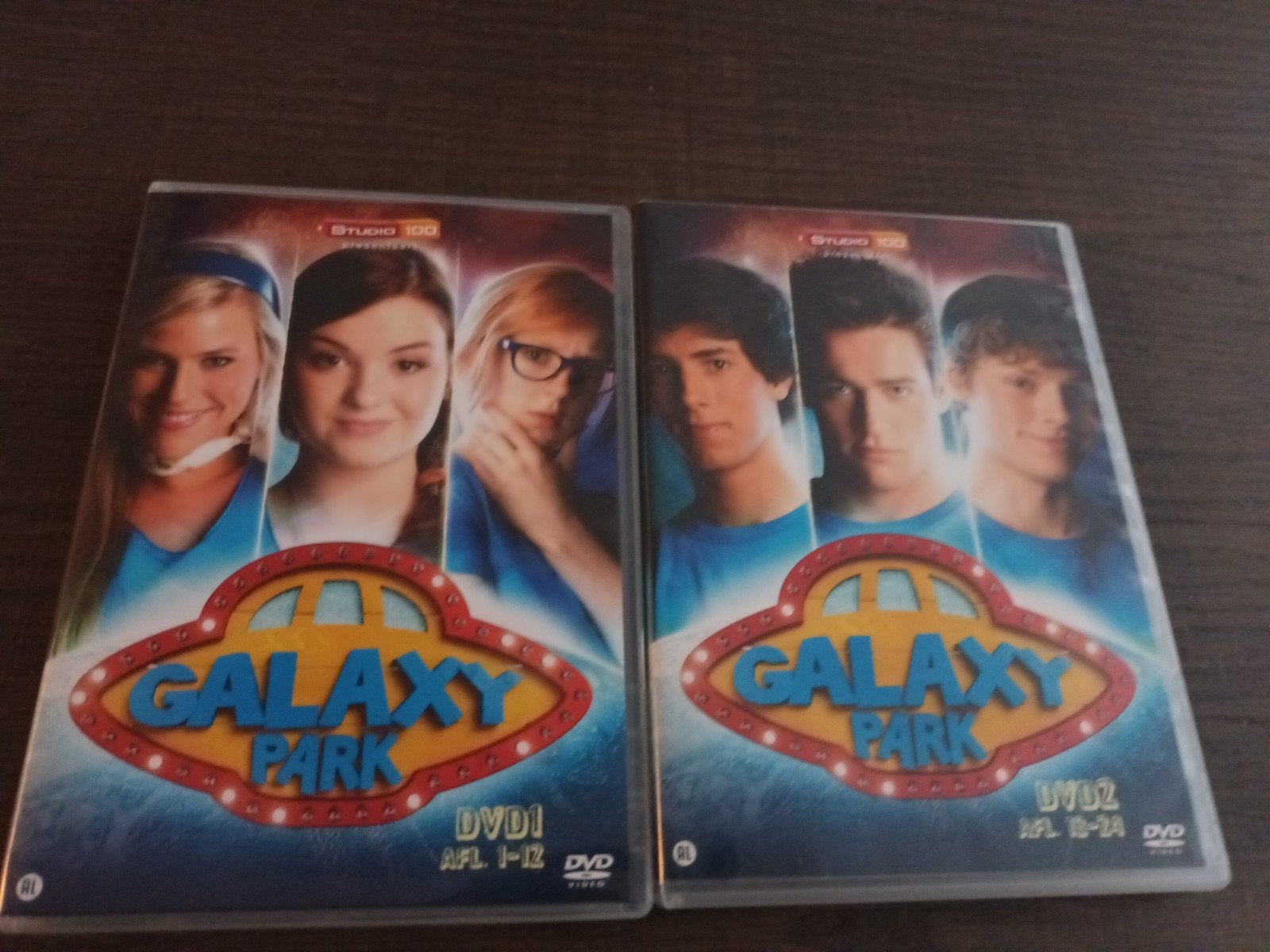 2-dvd Galaxy Park seizoen 1, Cd's en Dvd's, Vanaf 12 jaar, Ophalen of Verzenden, Zo goed als nieuw