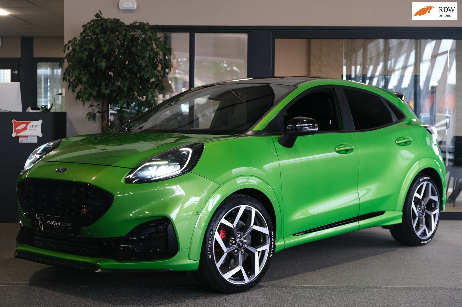 Ford Puma 1.5 EcoBoost ST-X PERFORMANCE Navi Trek Cam B&O Le, Voorwielaandrijving, 15 km/l, Zwart, 4 cilinders