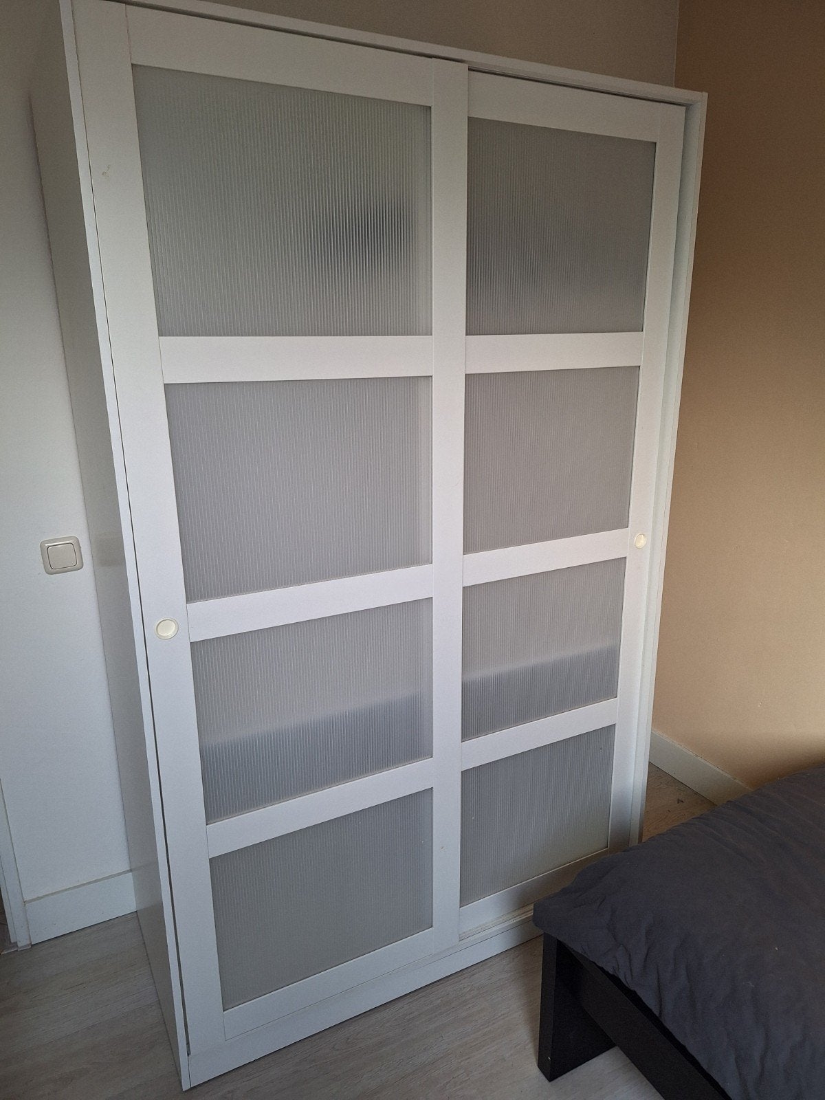 Witte kledingkast met schuifdeuren (120x57x190 cm), Ophalen, Gebruikt, 100 tot 150 cm, 150 tot 200 cm