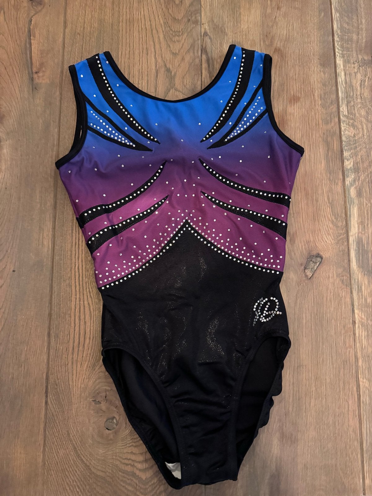 Turnpakje ASM - Blauw/Paars met Strass, Sport en Fitness, Maat 36 t/m 42, Ophalen of Verzenden, Zo goed als nieuw, Turnpak(je)