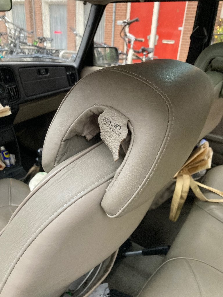 Gezocht: Hoofdsteunen ACHTER voor SAAB 900, Ophalen of Verzenden, Gebruikt