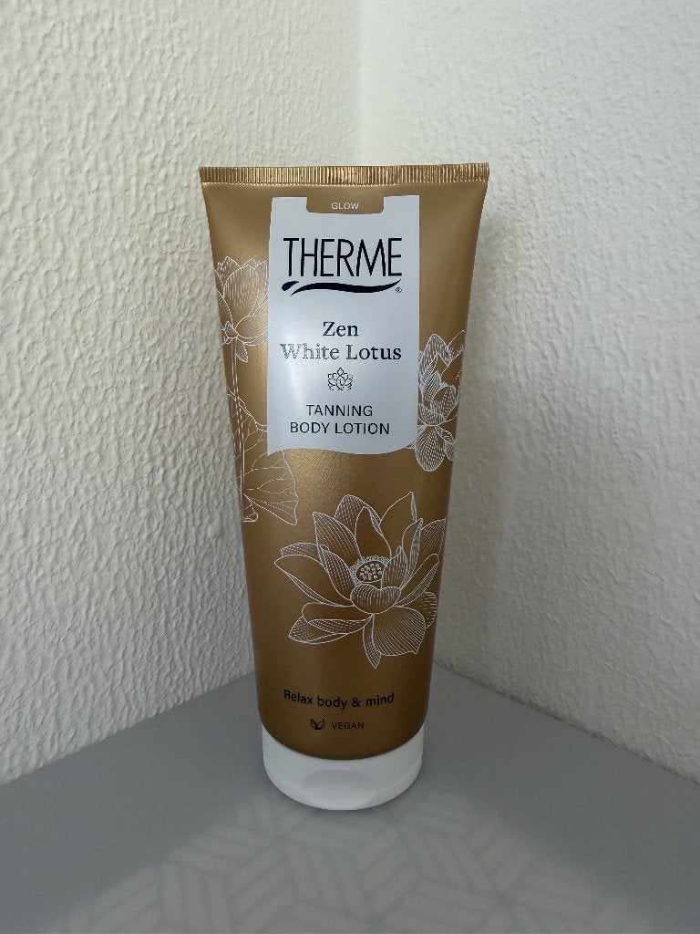 Therme Zen White Lotus Tanning Glow Body Lotion 200ml, Verzenden, Nieuw, Bodylotion, Crème of Olie