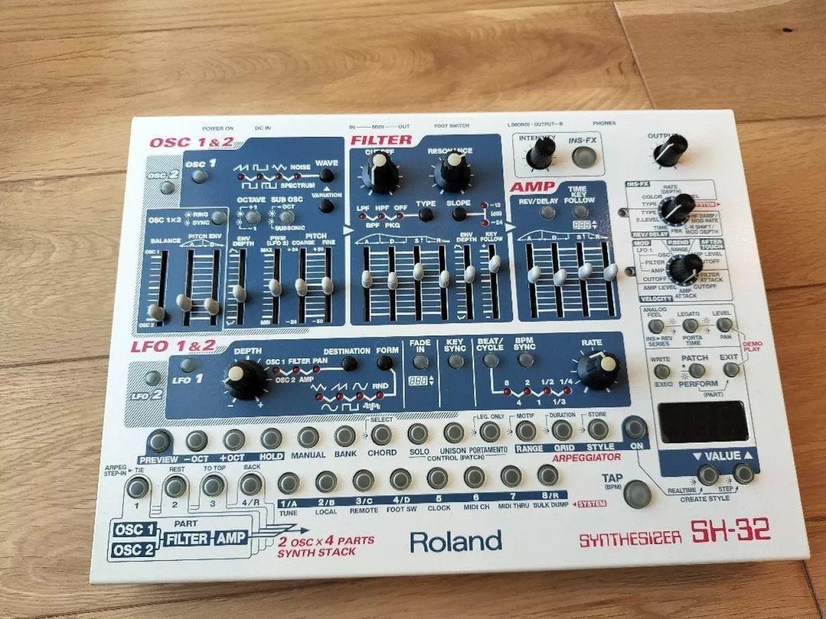 Roland SH-32 Synthesizer tr tb gh korg Bekend en veelzijdig, Muziek en Instrumenten, Synthesizers, Gebruikt, Roland, Met midi-aansluiting