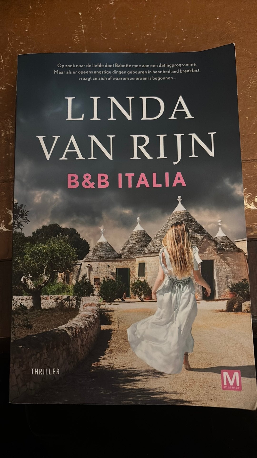 Triller Linda van Rijn  b&b italia, Ophalen, Zo goed als nieuw