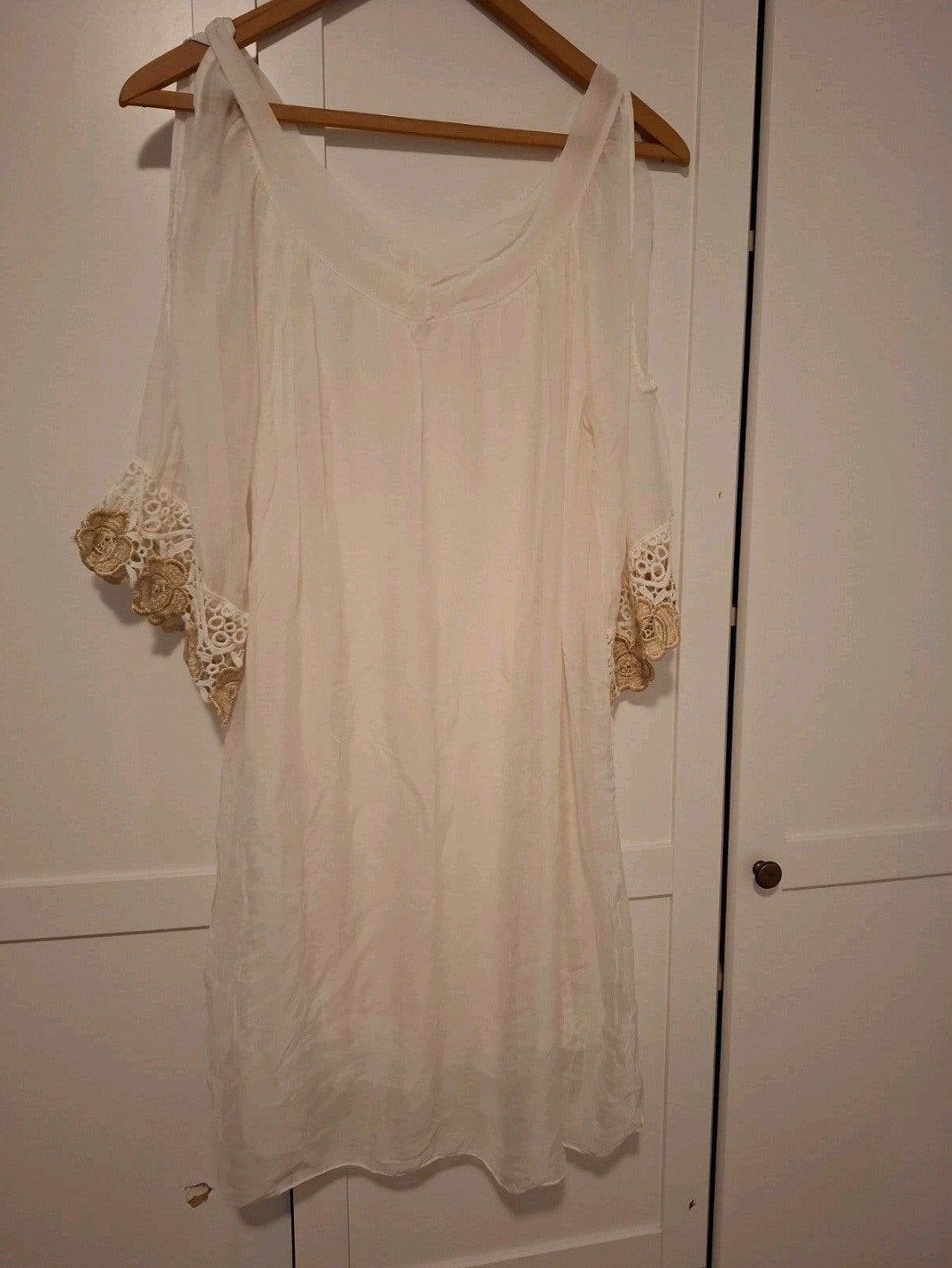 Italiaanse Zijden Tuniek/Jurk Crème met Kant & Cold Shoulder, Maat 38/40 (M), Beige, Ophalen of Verzenden, Zo goed als nieuw