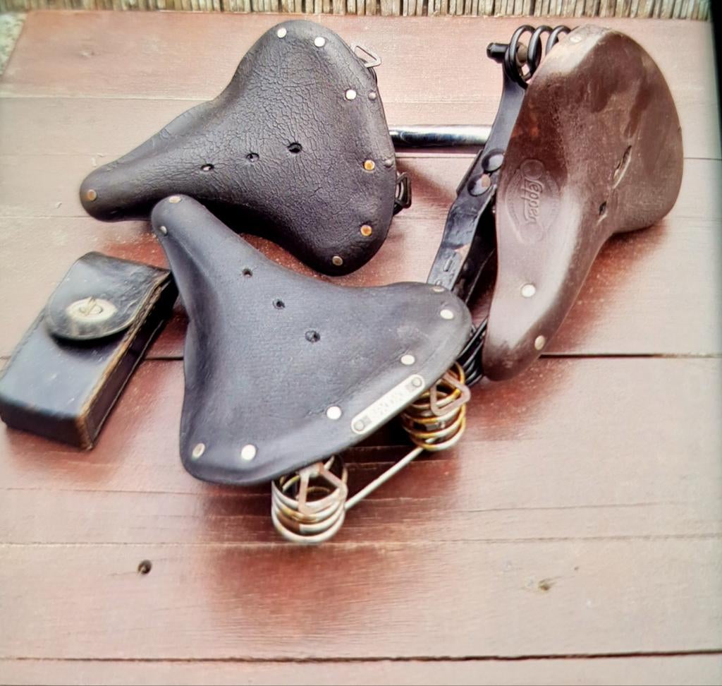 Vintage Leren Fietszadels: Lepper & Brooks, Fietsen en Brommers, Fietsonderdelen, Gebruikt, Leer, Ophalen of Verzenden, Zadel