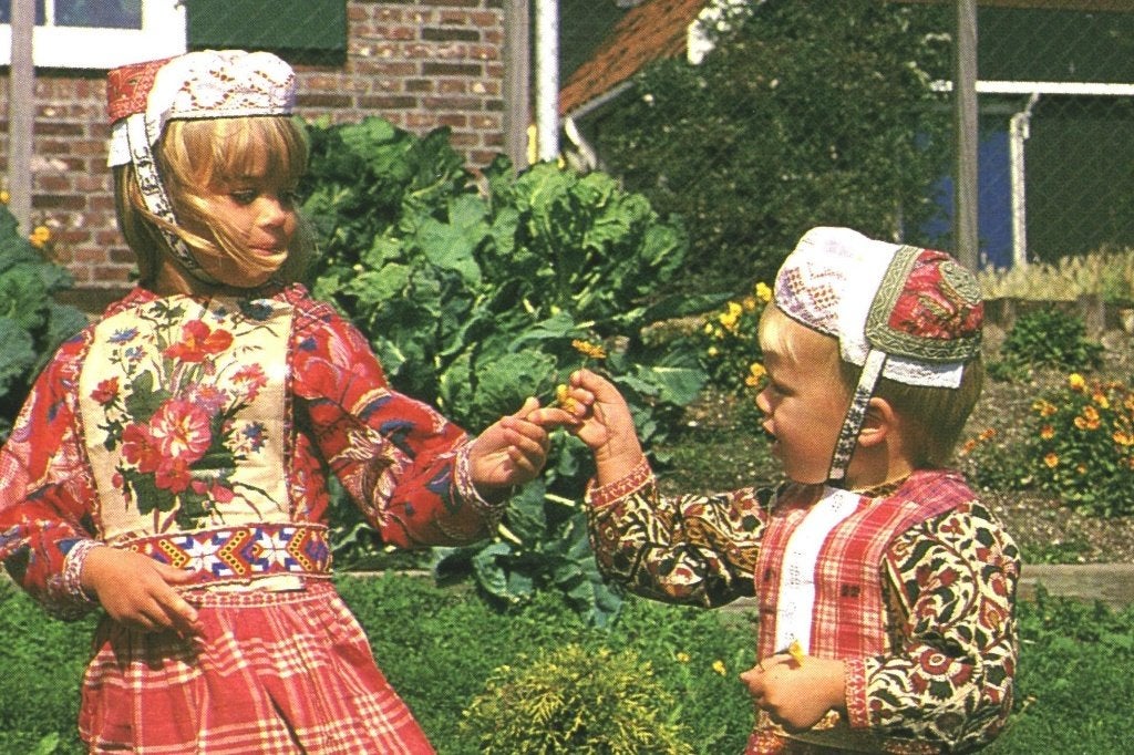 988460	Marken	80+	_Gelopen met mooie zegel	M C Escher, Ophalen of Verzenden, 1980 tot heden, Gelopen, Noord-Holland