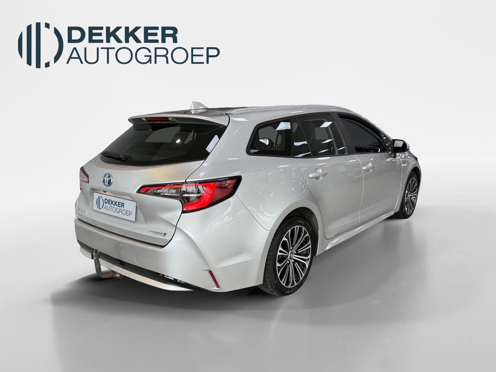 Foto 3 van Toyota Corolla Touring Sports 1.8 Hybrid First Edition Trekh