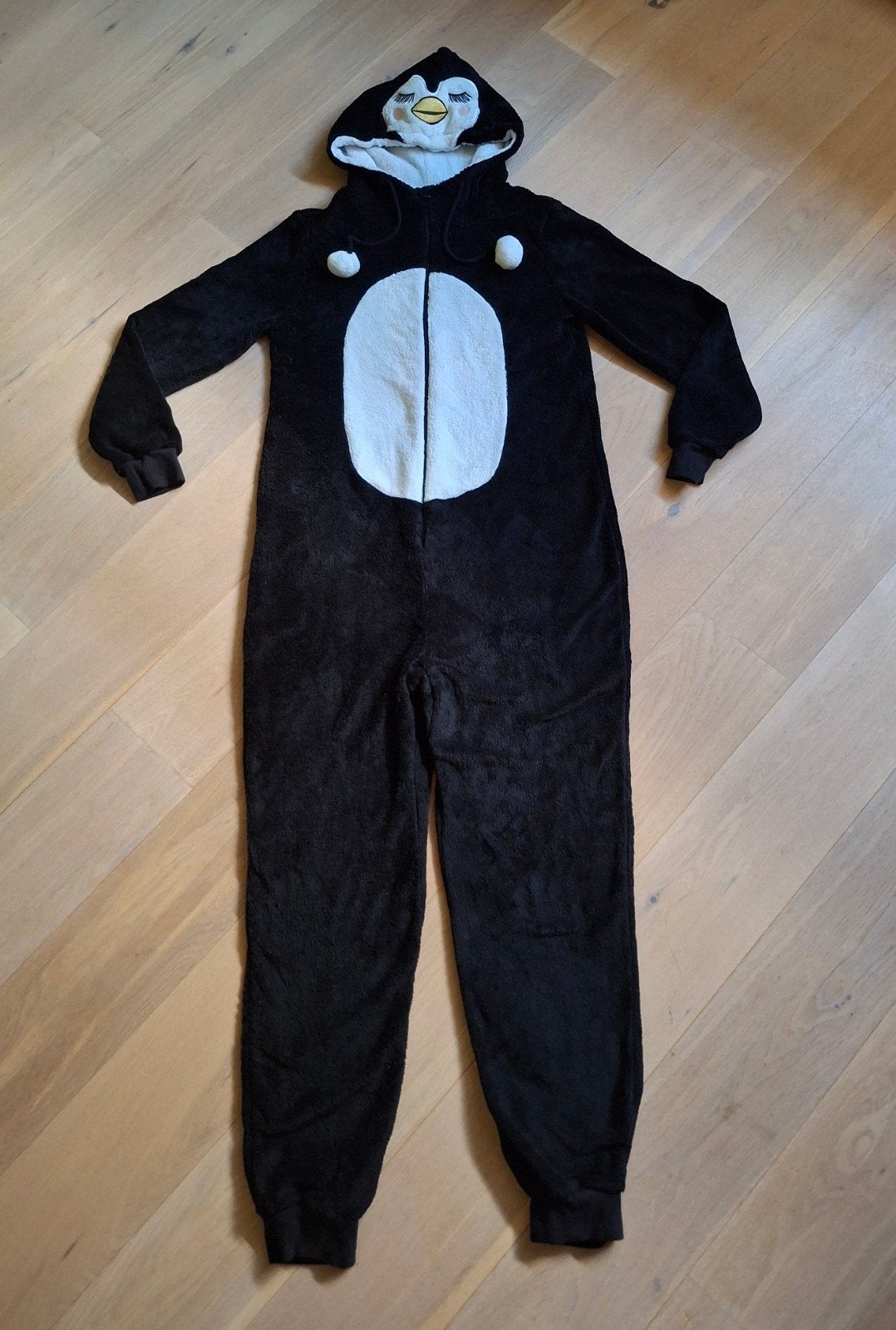 Nieuwe leuke pinguïn onesie. Mt S/M, Kleding | Dames, Pyjama's, Verzenden, Nieuw, Maat 38/40 (M)