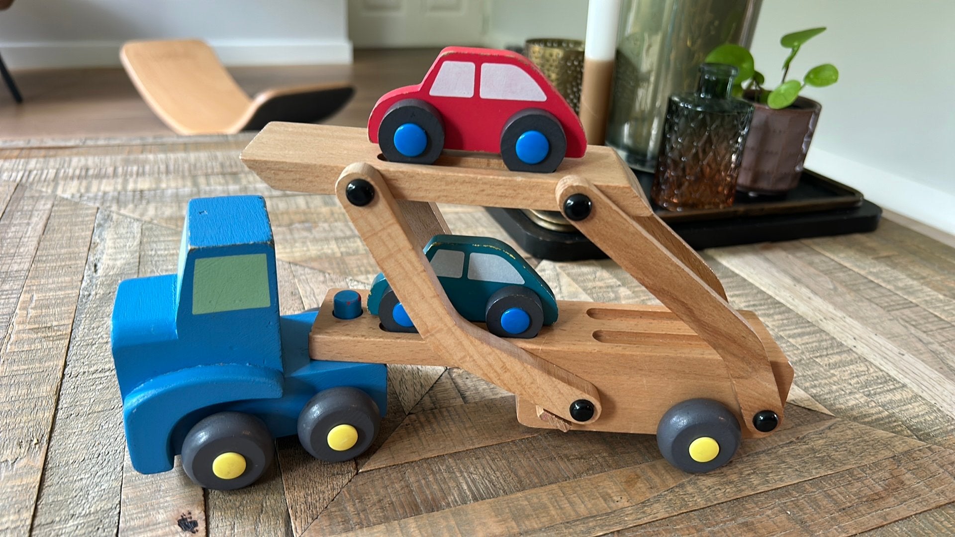 Houten autos en vrachtauto met trailer, Ophalen of Verzenden