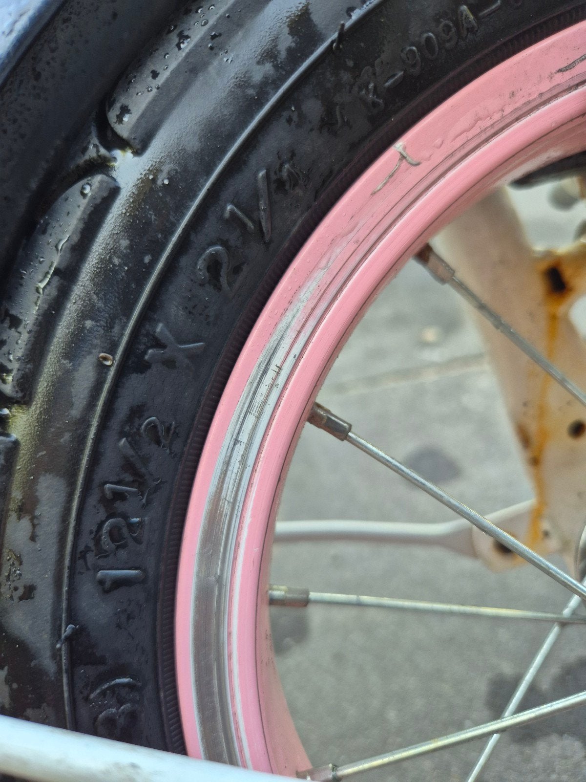 Loekie kinderfiets 12 1/2 inch - Gebruikt, Fietsen en Brommers, Ophalen, Gebruikt, Velgrem, Loekie