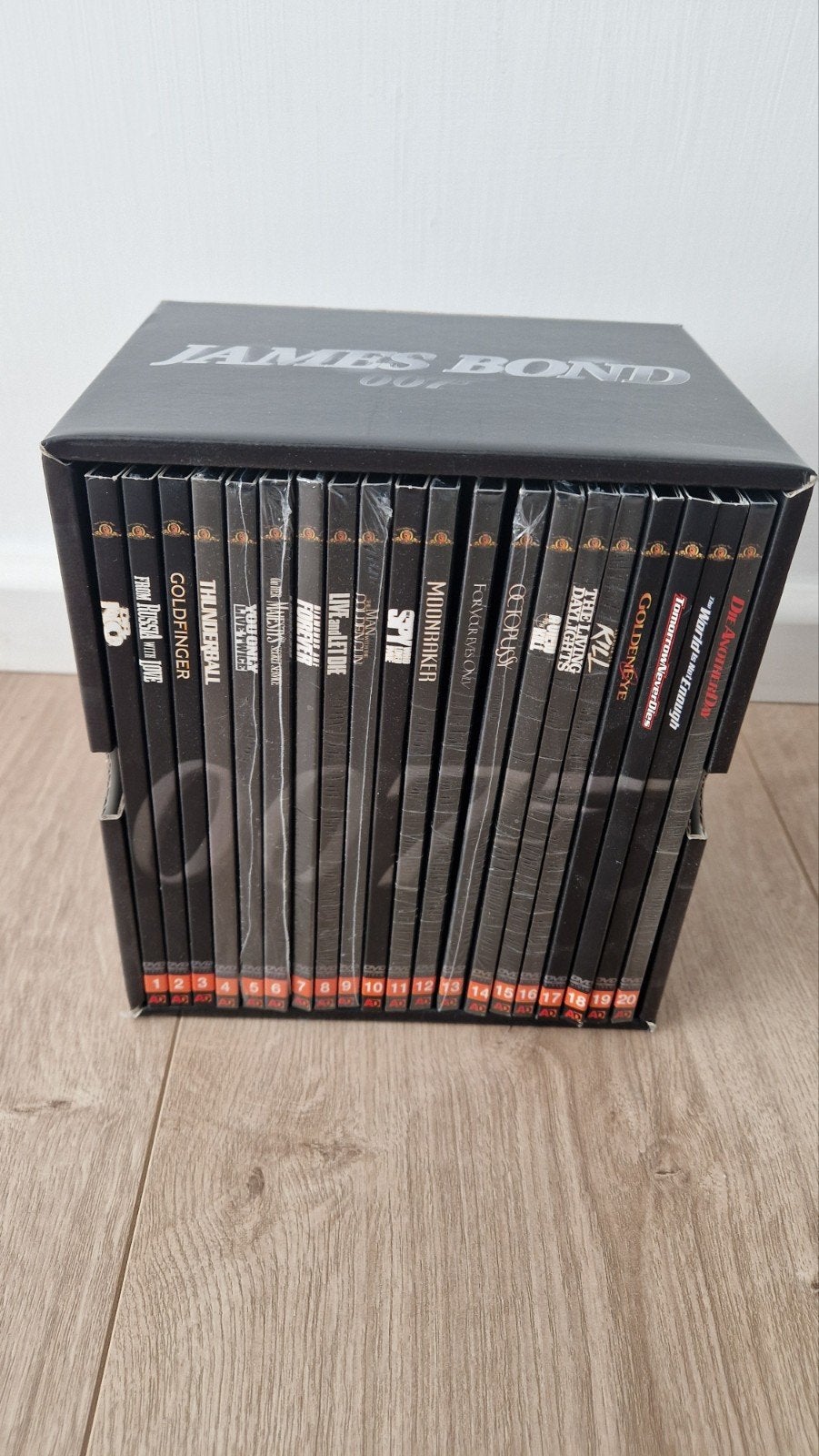 James bond dvd box, Ophalen, Zo goed als nieuw