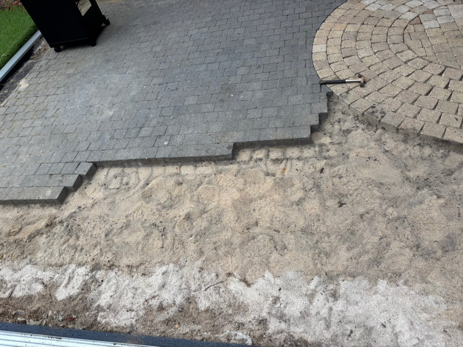 Gratis af te halen klinkertjes, circa 15 m2, Tuin en Terras, Tegels en Klinkers, Ophalen, Gebruikt, Beton, Klinkers