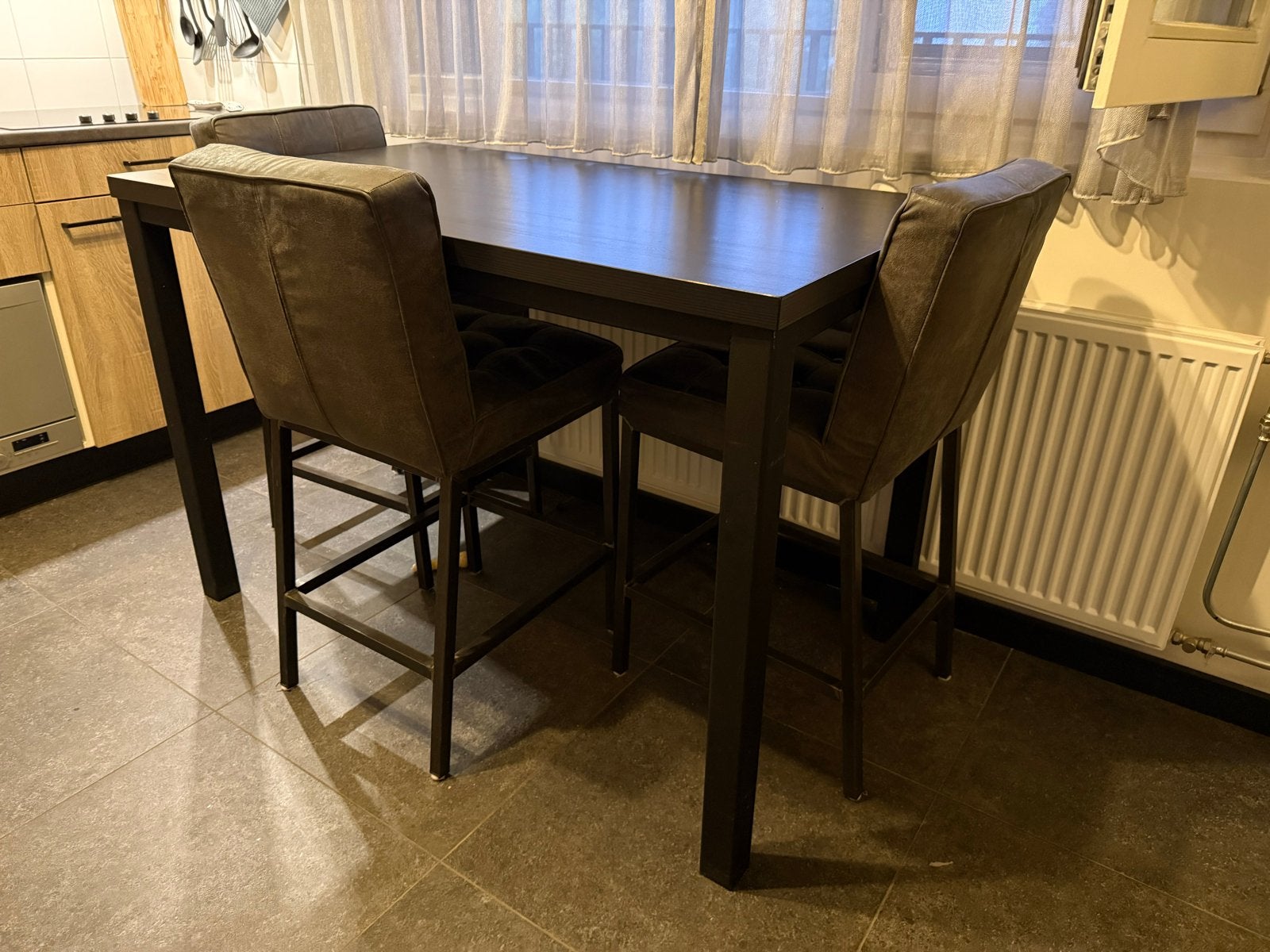 Bar tafel, Ophalen, Gebruikt, 90 cm of meer, 4 krukken