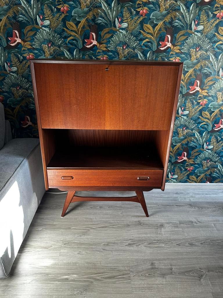 Louis van Teeffelen mid century teakhout secretaire / kastje, Ophalen