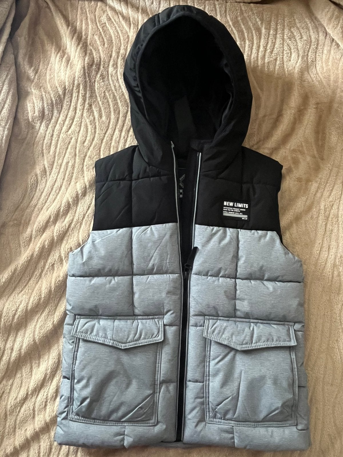 Bodywarmer van C&A maat 134, Kinderen en Baby's, Kinderkleding | Maat 134, Ophalen, Zo goed als nieuw, Jongen, Jas