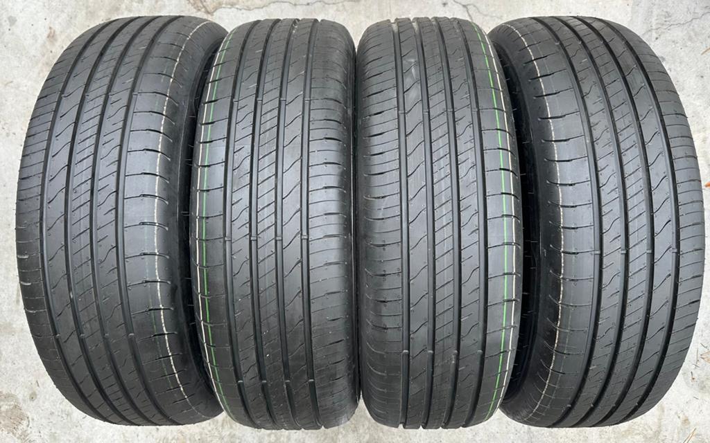 4 Stuks Goodyear 215 60 17 Zomerbanden Inclusief Montage, 215 mm, Goodyear, Banden en Velgen, Nieuw
