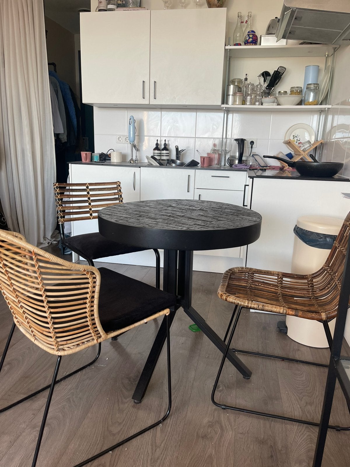 Ronde eettafel met 3 stoelen van Goossens, Huis en Inrichting, Tafels | Eettafels, Ophalen, Gebruikt, Rond