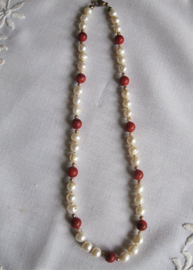 Vintage parelketting met echte 'schelp' parels, Ophalen of Verzenden, Gebruikt, Overige kleuren, Overige materialen