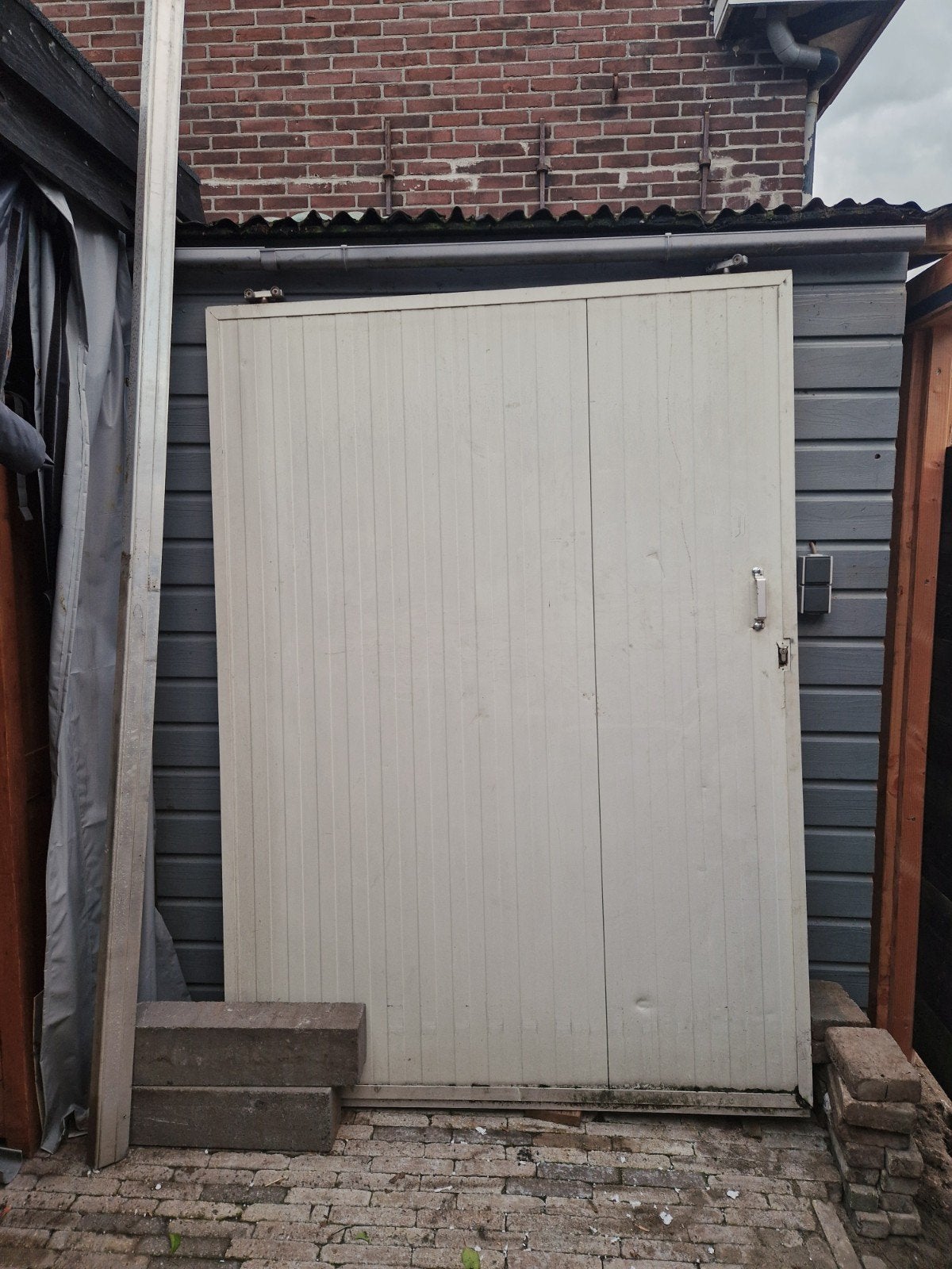 Gebruikte garagedeur, wit, met handvat, Ophalen, 120 cm of meer, Garagedeur, Schuifdeur
