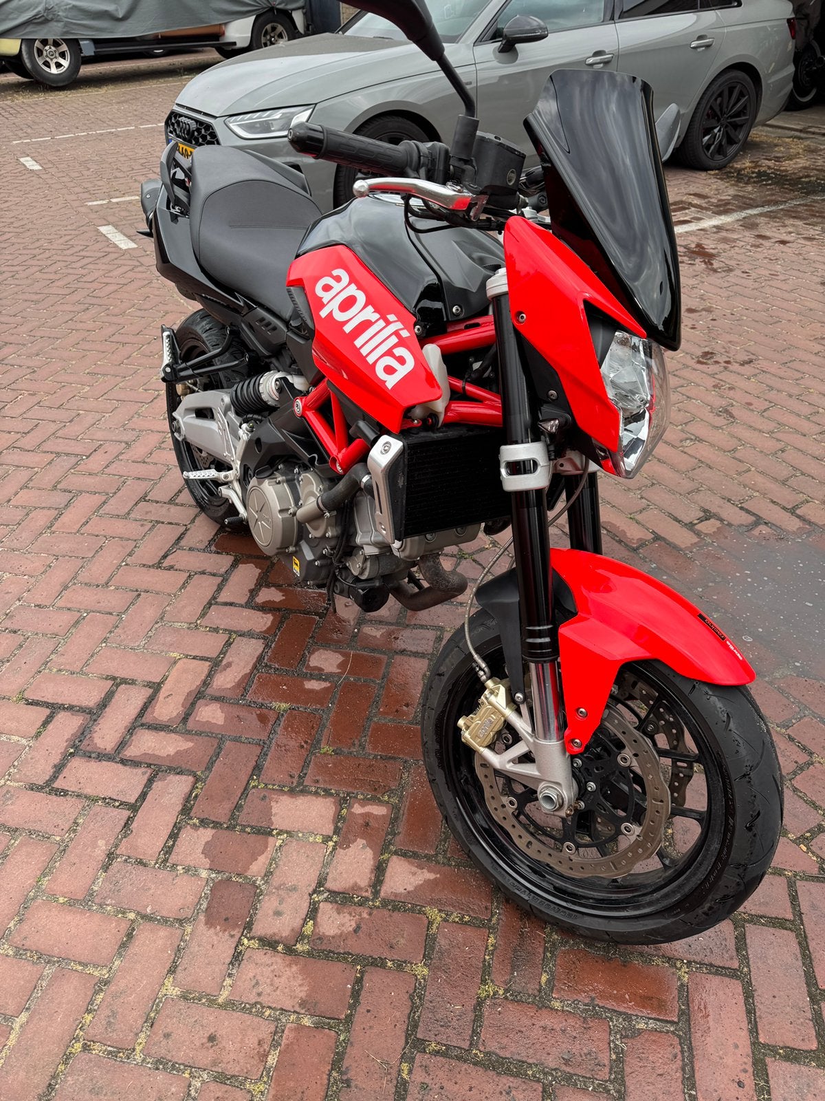 Zeer nette Aprilia Shiver 750 (2011), Motoren, 750 cc, 2 cilinders, Motorrijbewijs A, Particulier