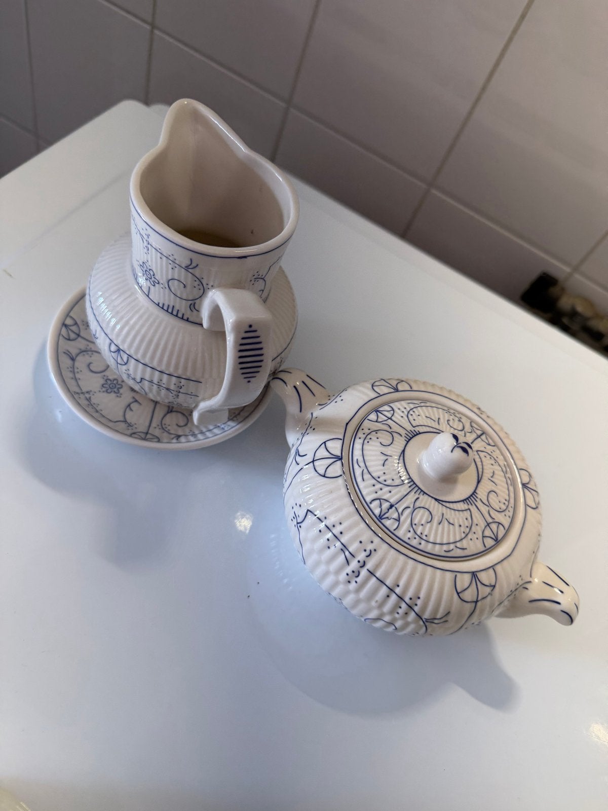 Vintage theepot en melkkan met Delfts blauw decor, Ophalen of Verzenden