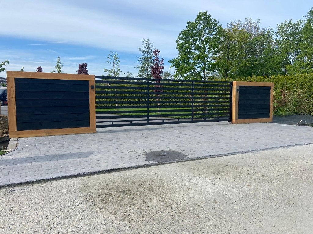 Nieuwe moderne schuifpoort 'Darwin' in 4m en 5m compleet!