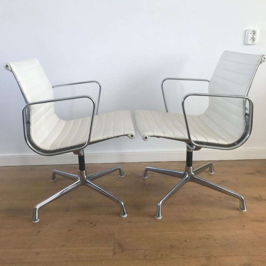2 Wit Vitra Herman Miller stoel Vintage EA107 EA 107, Ophalen, Gebruikt, Wit, Leer