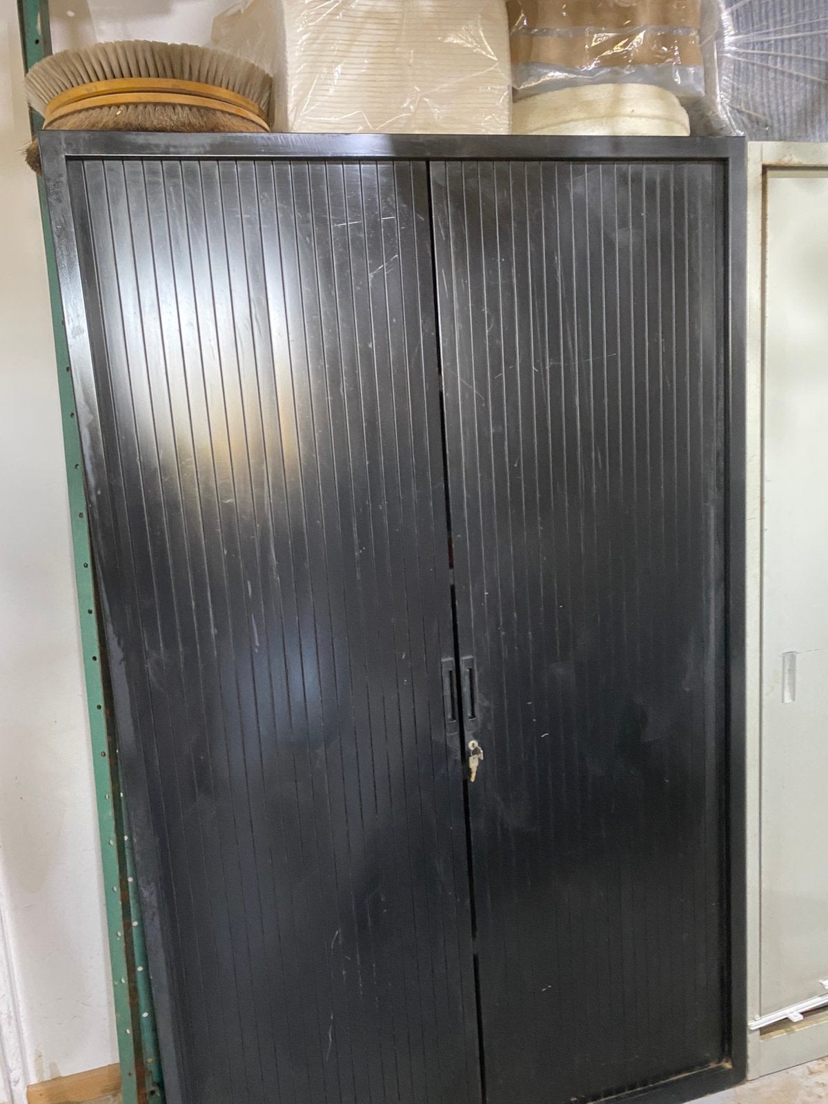 Stalen jaloeziedeuren kast, Huis en Inrichting, Kasten | Roldeurkasten en Archiefkasten, Ophalen, Gebruikt, 100 tot 150 cm, 150 tot 200 cm
