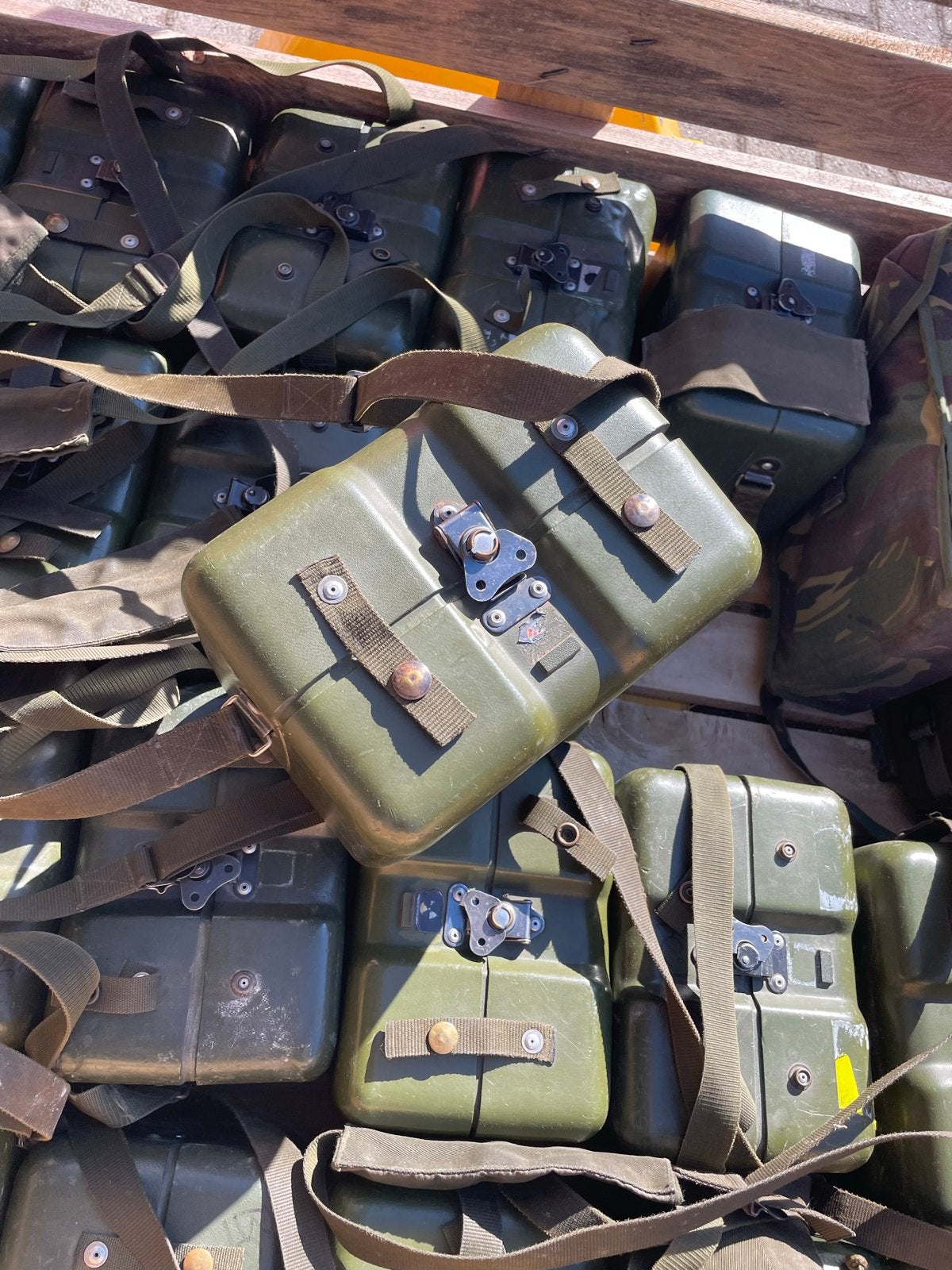 Militaire Voedingsuitrusting Kist met Camouflage Tas, Ophalen, Landmacht, Overige gebieden, Kist of Geocache
