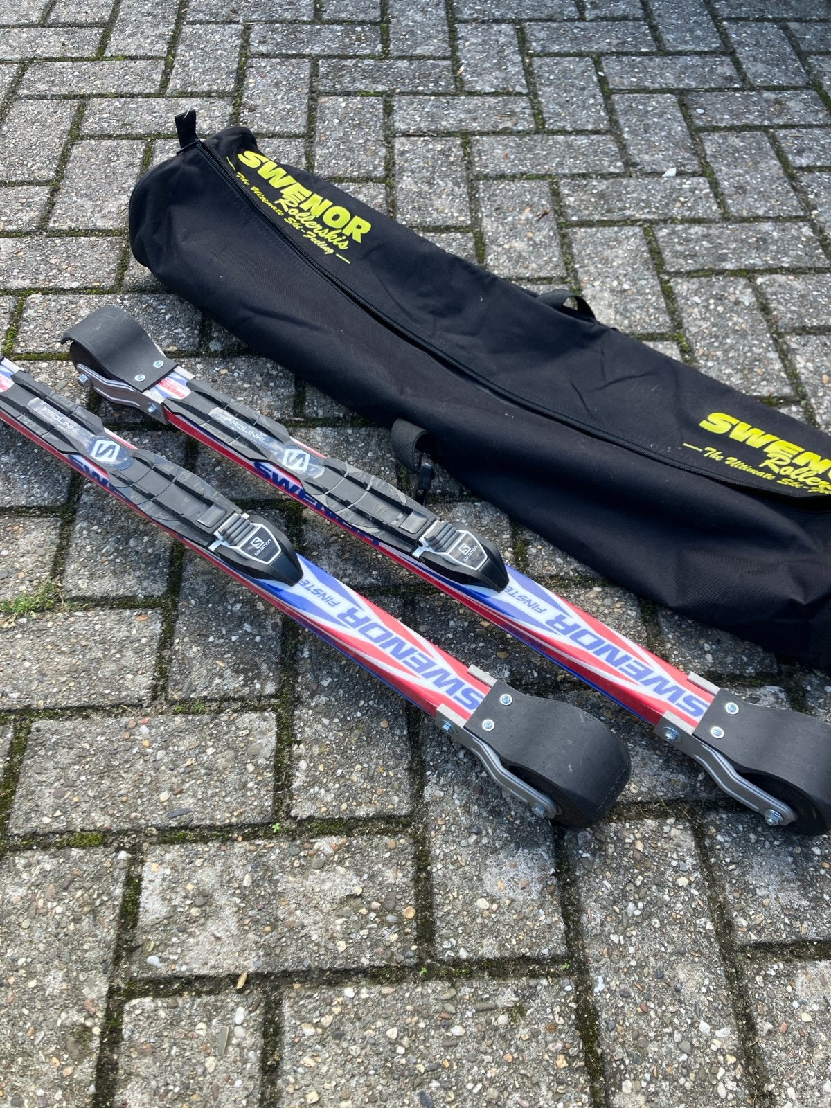 Swenor Finstep Rollerski's met Leki stokken en bescherming, Langlaufen, 100 tot 140 cm, Overige typen, Zo goed als nieuw