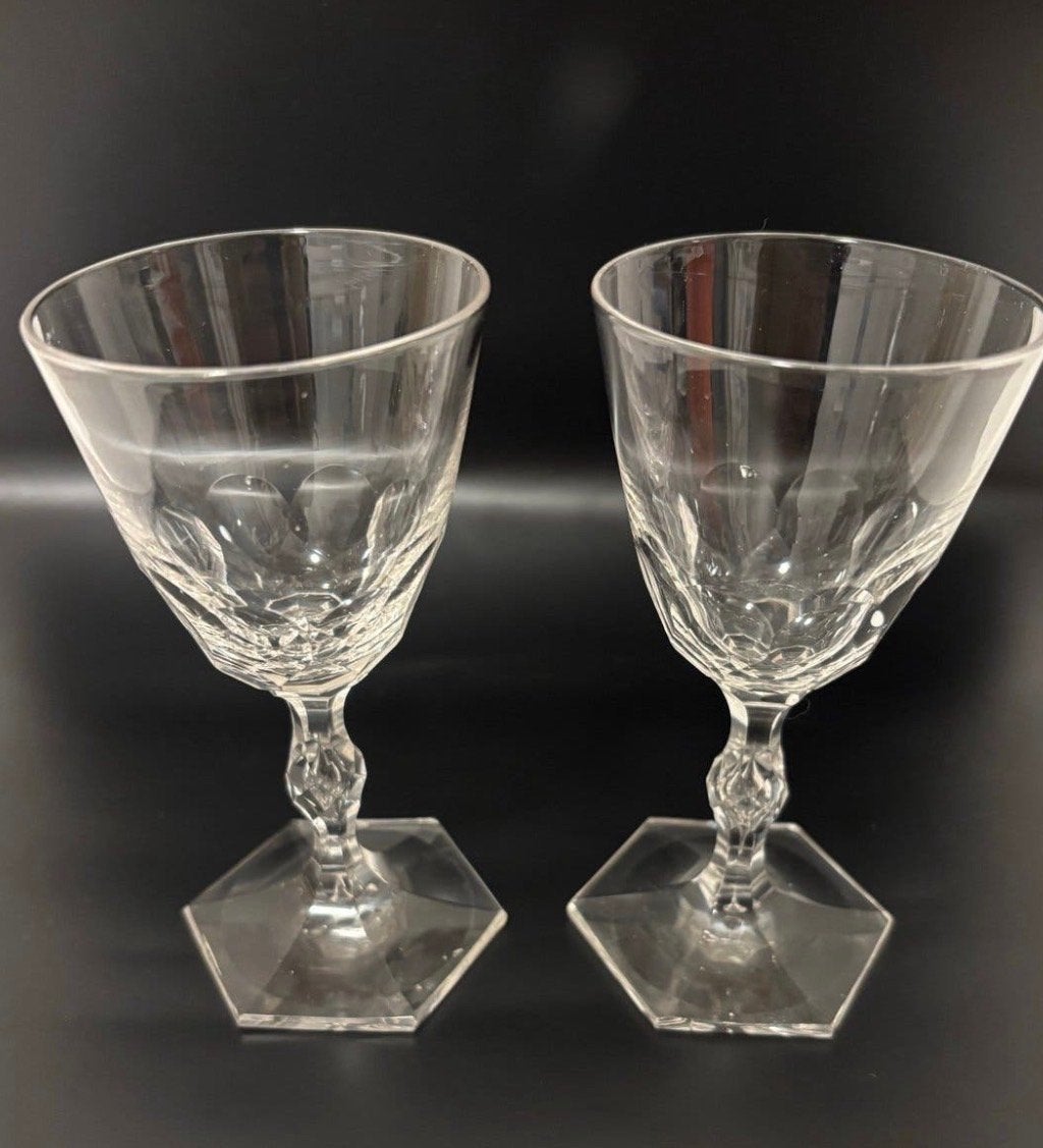 Set van 2 Vintage Kristallen Wijnglazen met Zeshoekige Voet, Ophalen of Verzenden